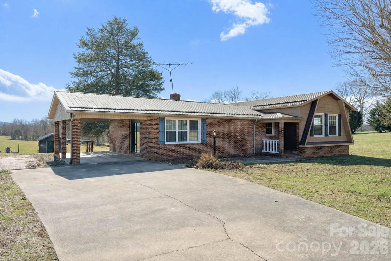 12544 Traphill Rd., Traphill, NC 28685