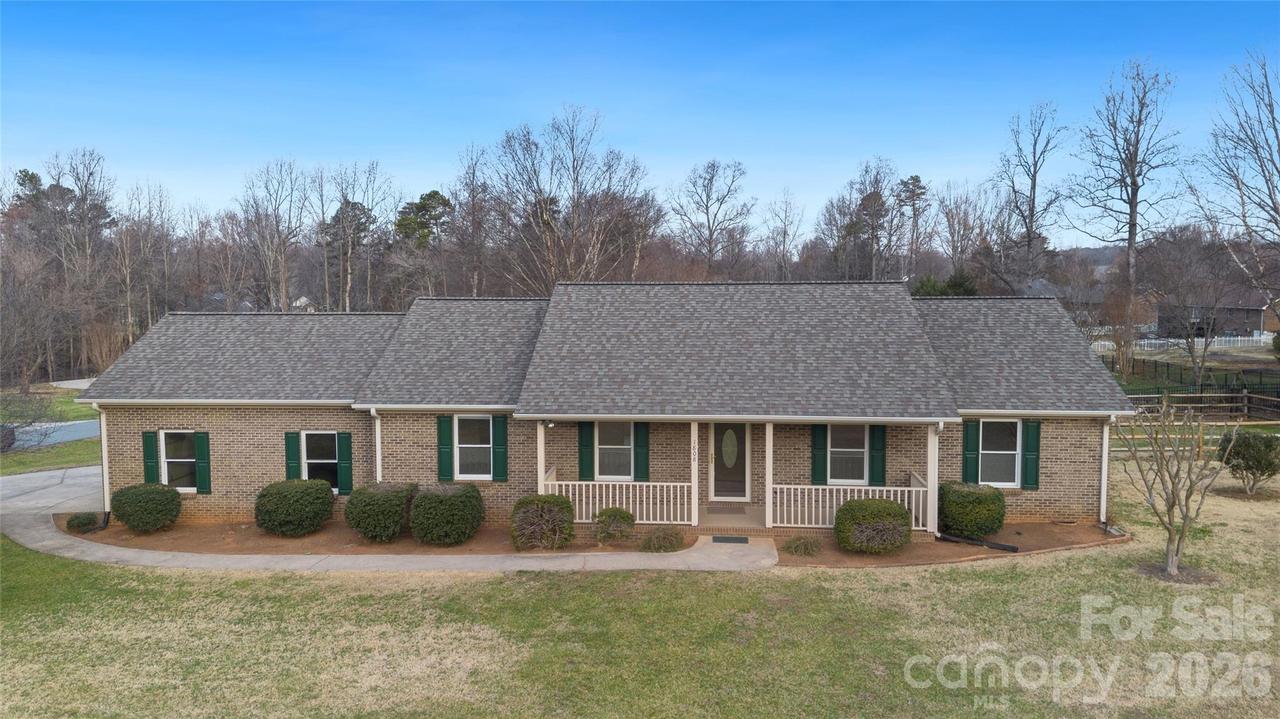 1808 Cameron Heights Cir., Denver, NC 28037