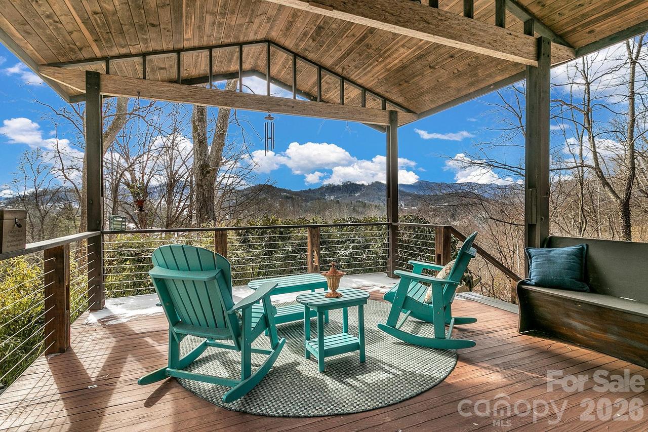 346 Lucky Ln., Clyde, NC 28721