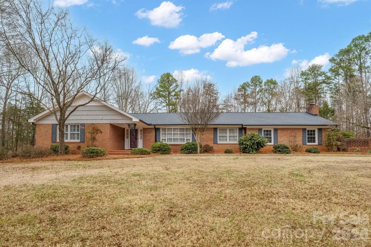 333 Sandy Ford Rd., Mount Holly, NC 28120
