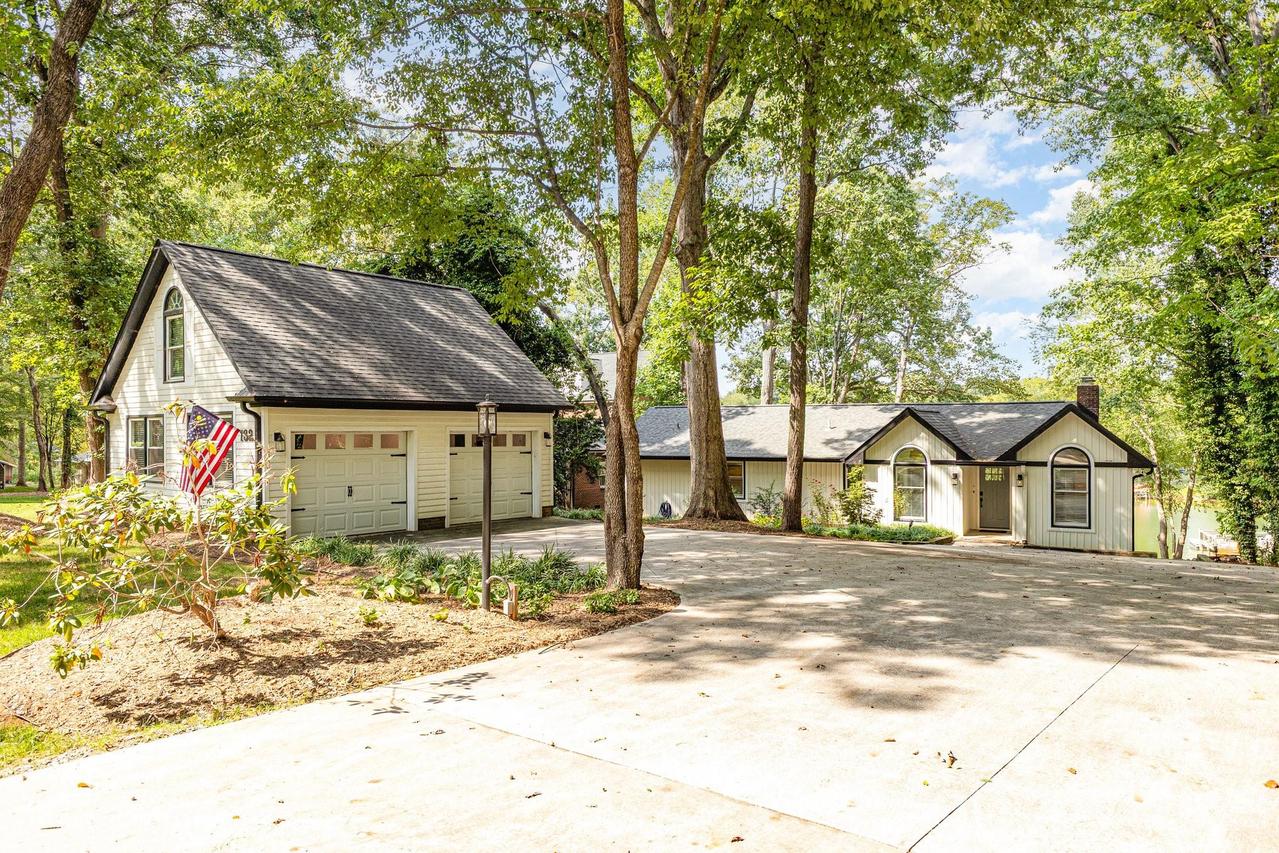 132 Malibu Rd., Mooresville, NC 28117