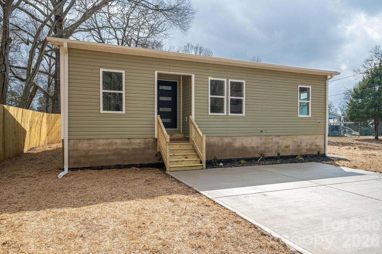 1010 E Catawba St., Lincolnton, NC 28092