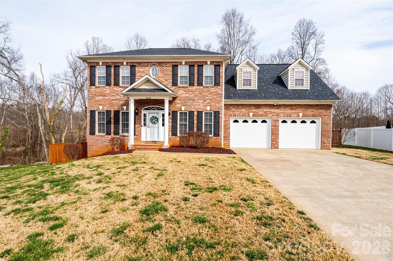 2640 Ironwood Dr., Hickory, NC 28602