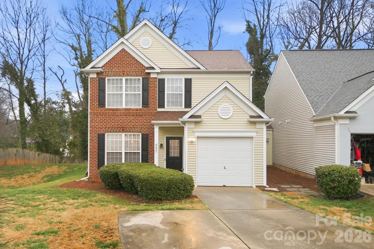 885 Autumn Rain Ln., Charlotte, NC 28209