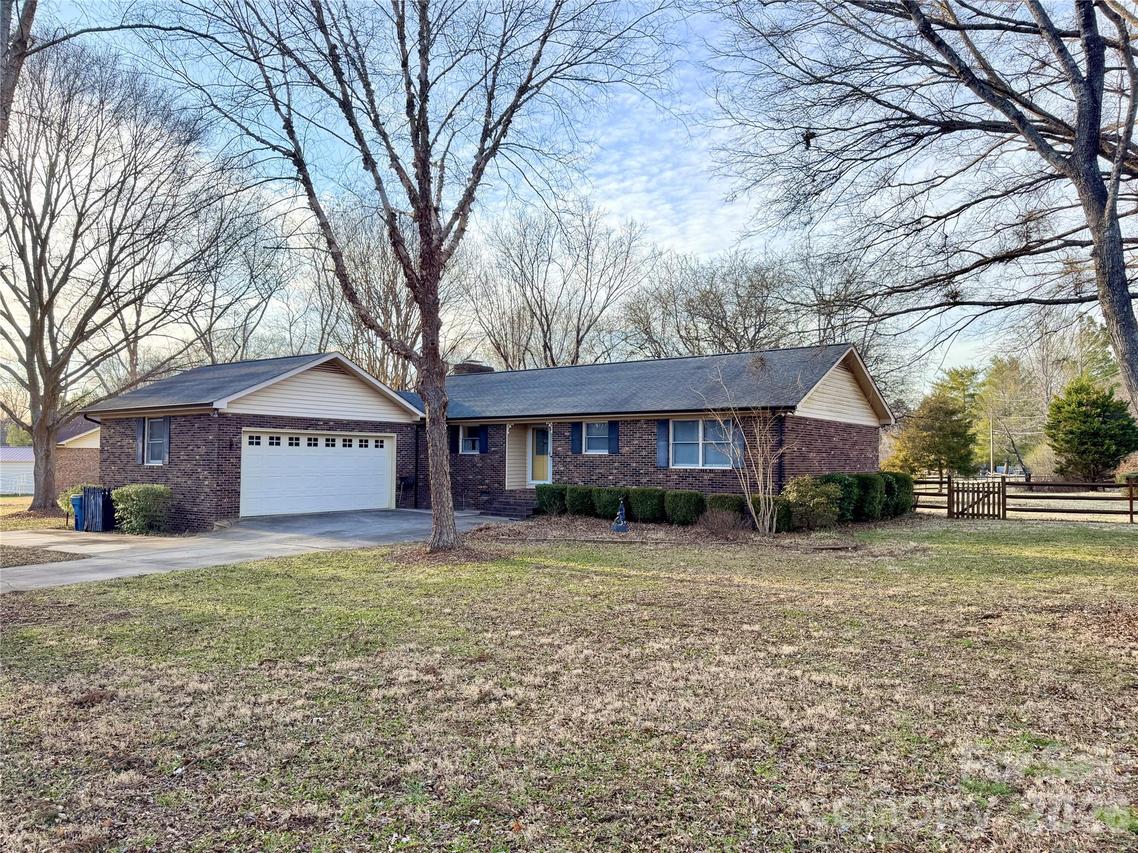 8422 Wonderwood Ln., Harrisburg, NC 28075