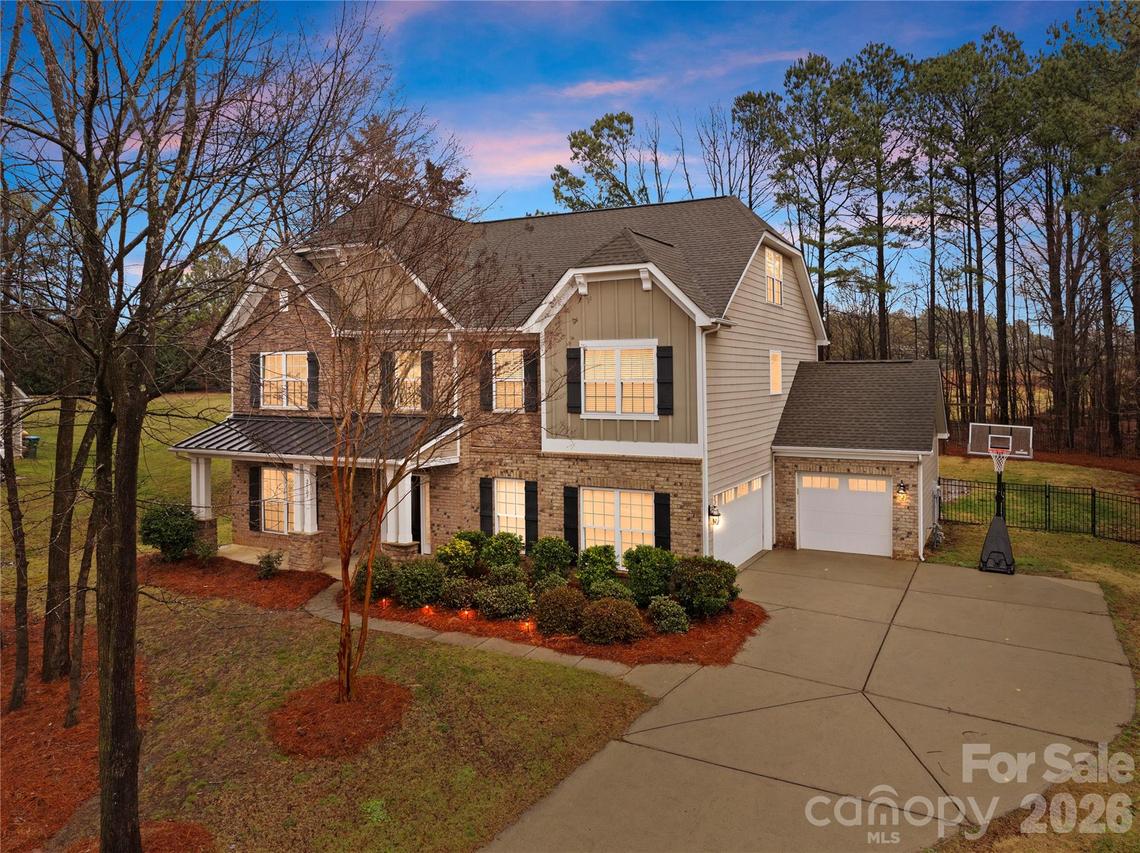 2507 Hamlet Ct., Matthews, NC 28105