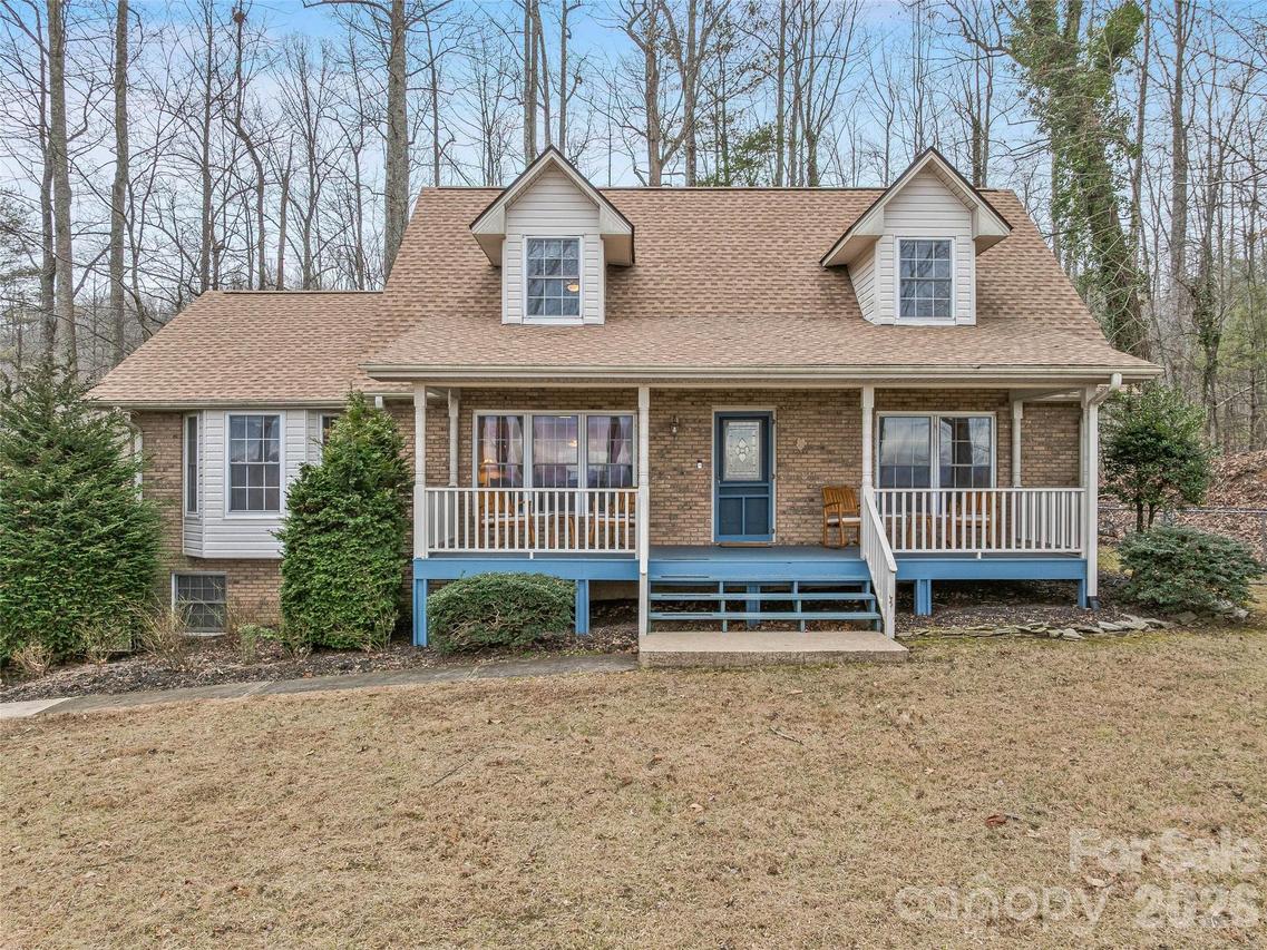24 Abbey Ln., Hendersonville, NC 28739