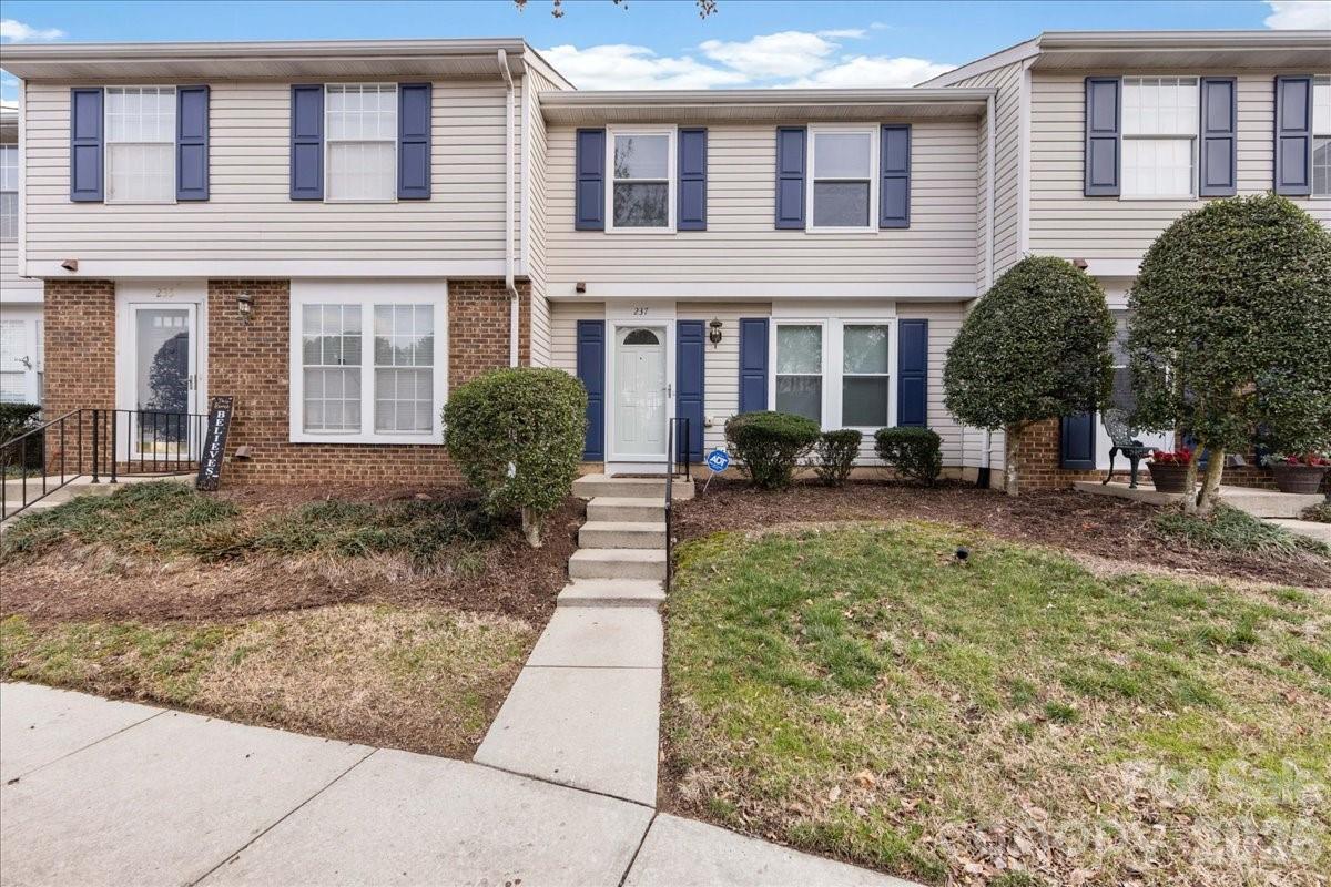 237 Water Oak Dr., Pineville, NC 28134