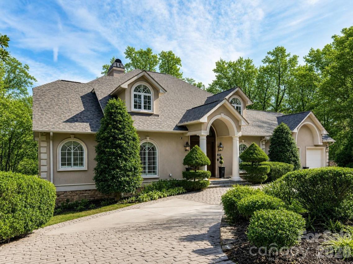 1779 8th Street Dr., Hickory, NC 28601