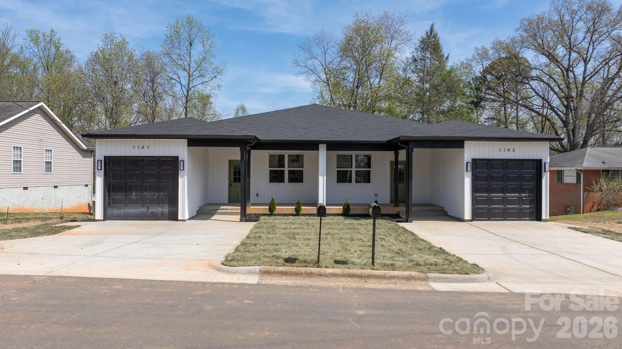 1141 & 1143 12th Street Dr., Hickory, NC 28602