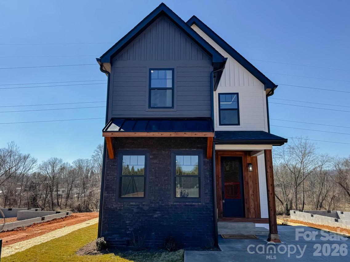 4 S Martha Kate Dr., Hendersonville, NC 28792