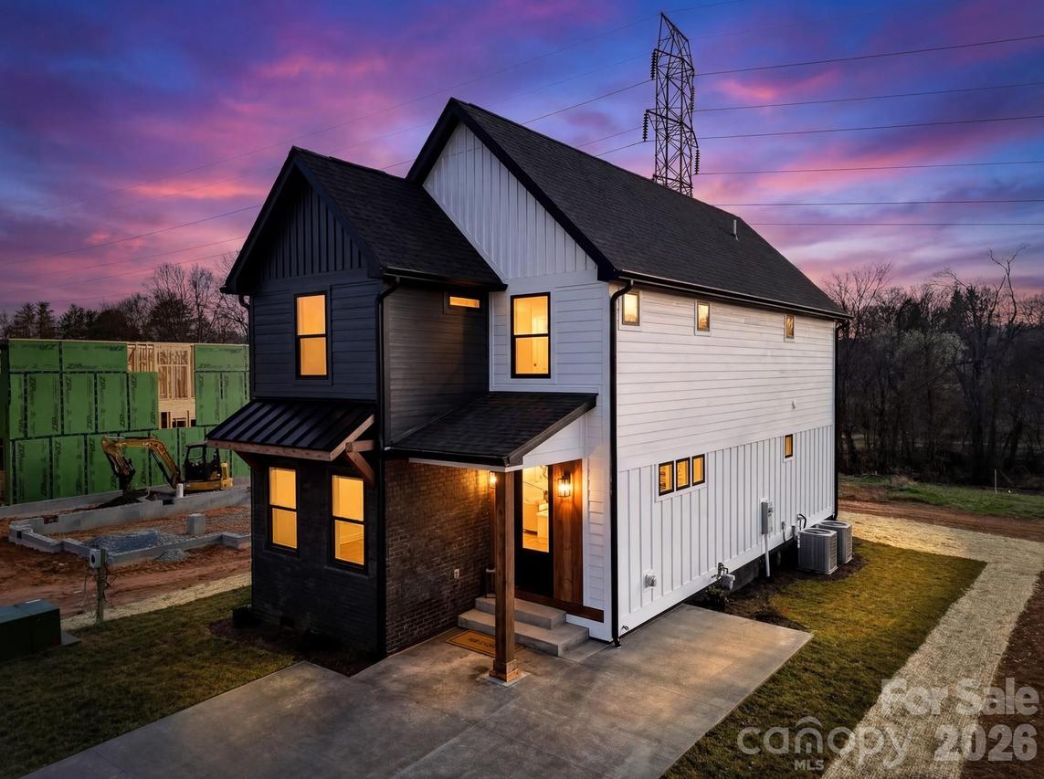 4 S Martha Kate Dr., Hendersonville, NC 28792