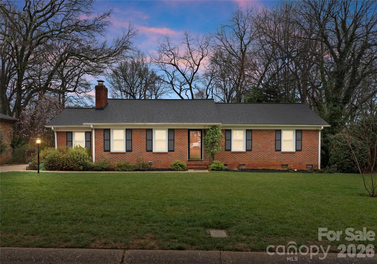 830 Faircrest Dr., Charlotte, NC 28210