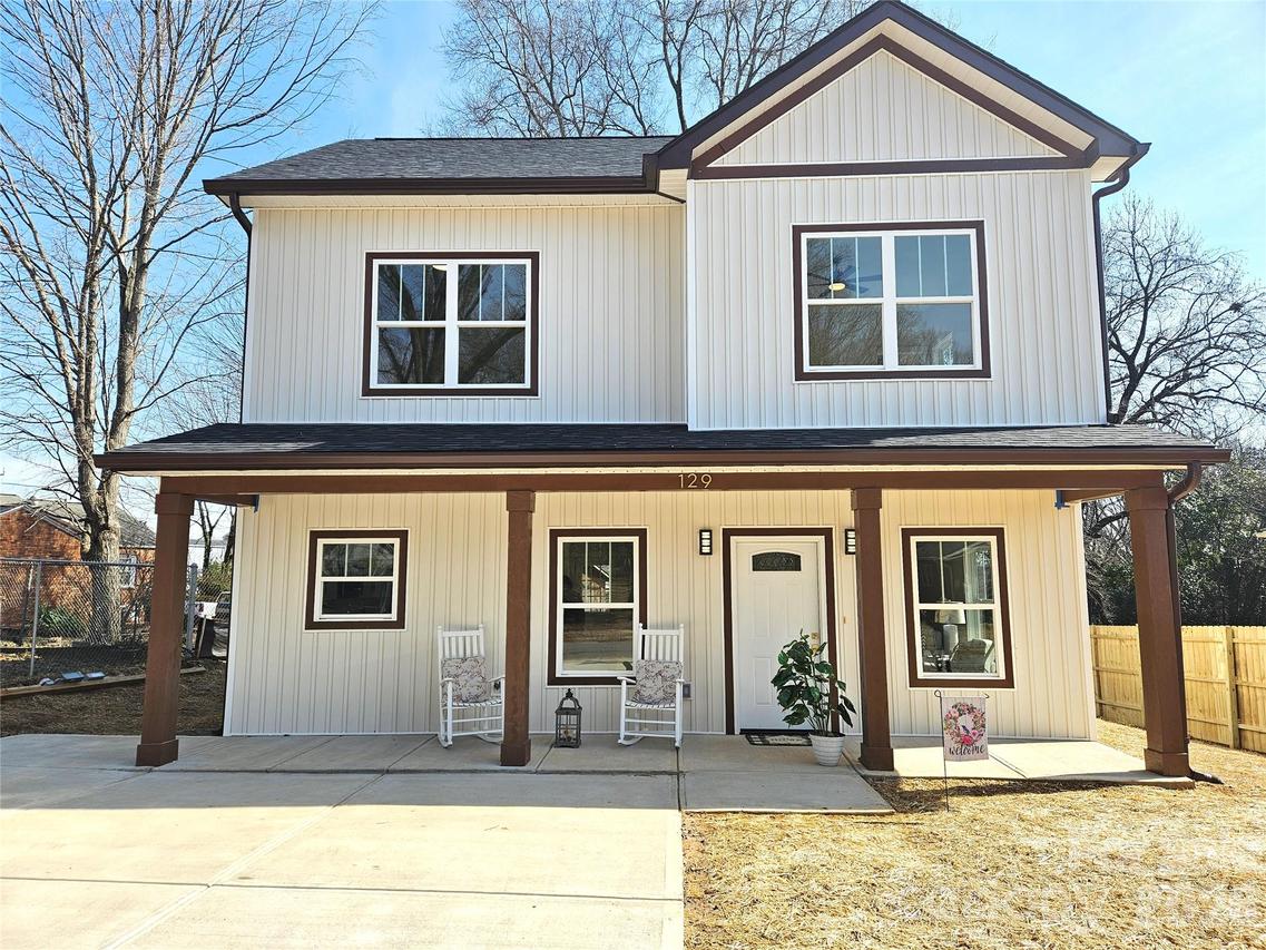 129 Woodlawn Dr., Statesville, NC 28677