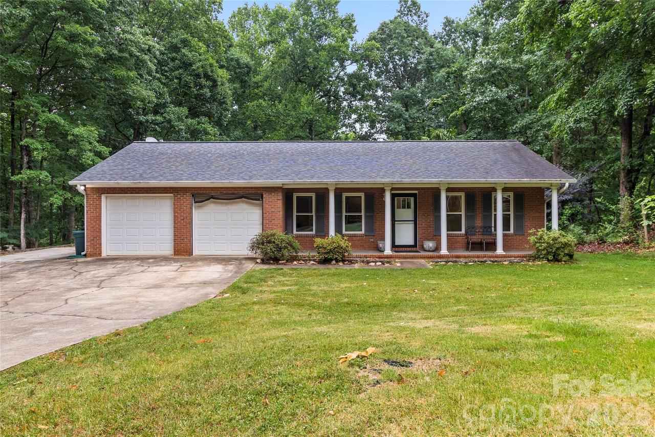132 Lismark Dr., Mooresville, NC 28117