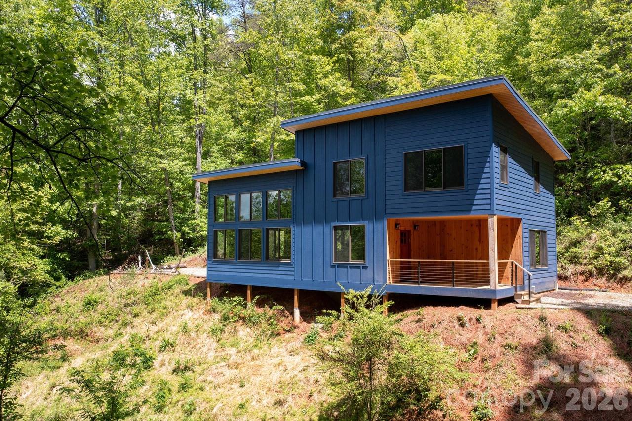 83 Mount Airy Rd., Marshall, NC 28753