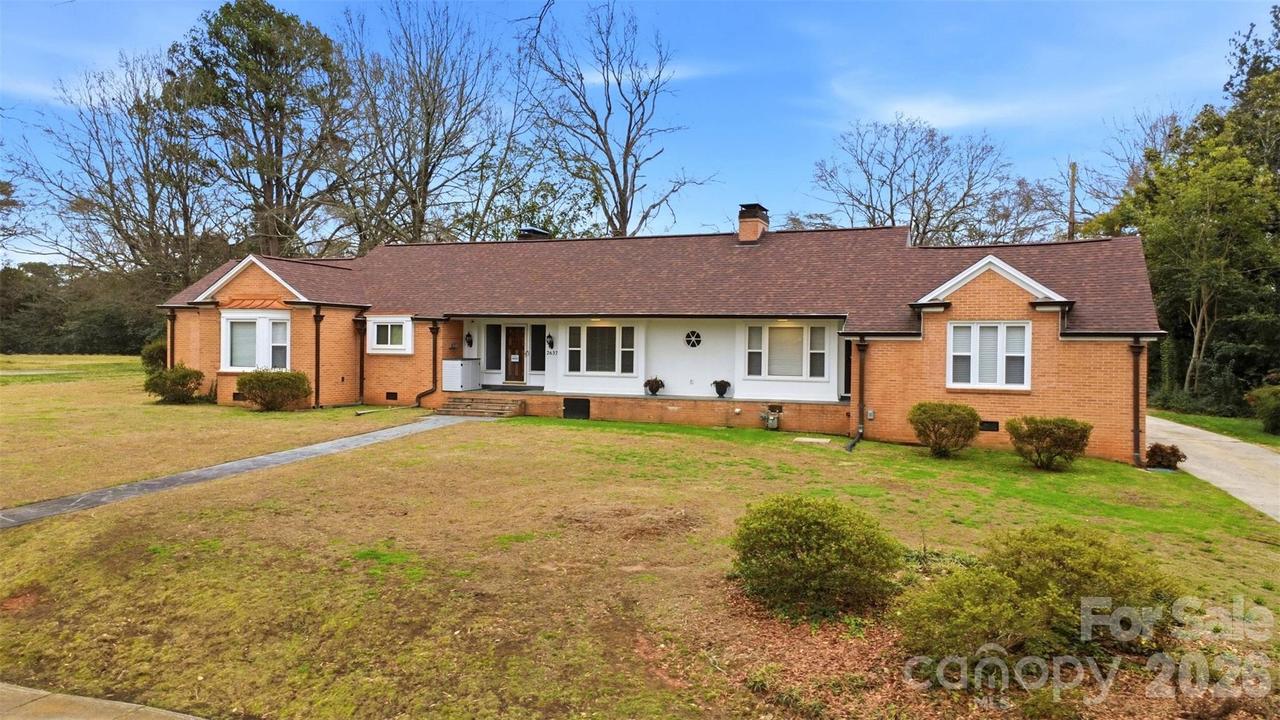 2637 Armstrong Cir., Gastonia, NC 28054