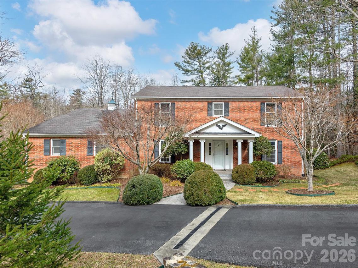 110 Glengary Dr., Flat Rock, NC 28731