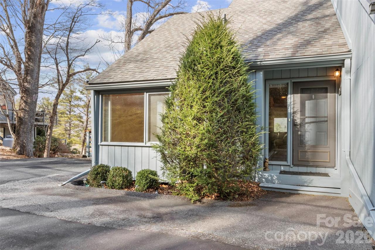 125 Townhouse Dr., Burnsville, NC 28714