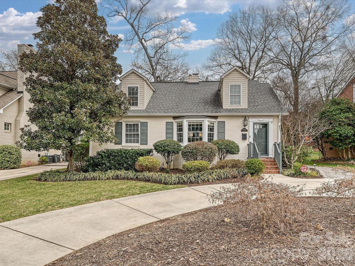 2901 Hillsdale Ave., Charlotte, NC 28209