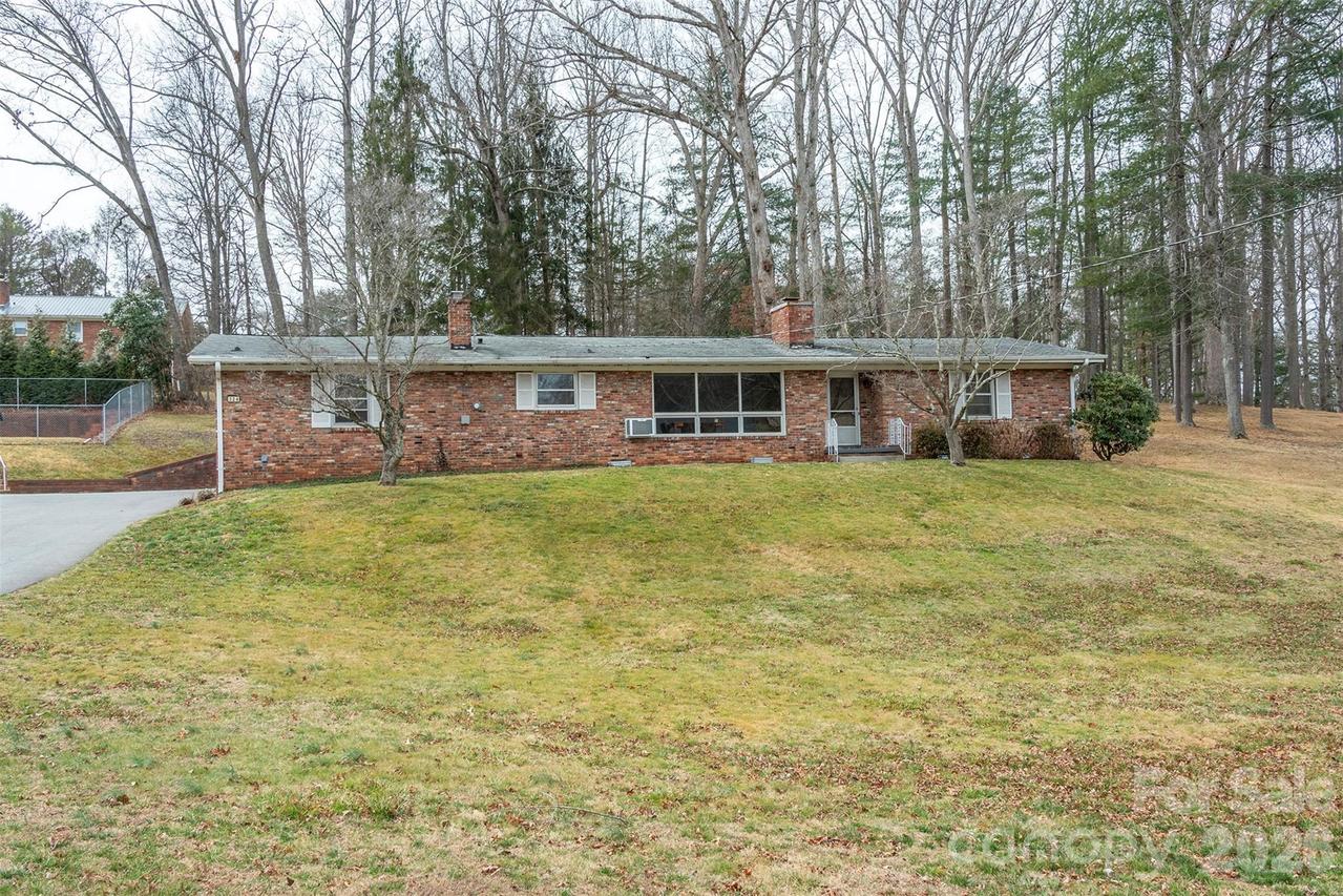 324 Old Leicester Hwy., Asheville, NC 28806