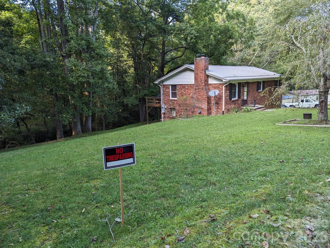 164 Squirrel Hollow Dr., Hendersonville, NC 28791