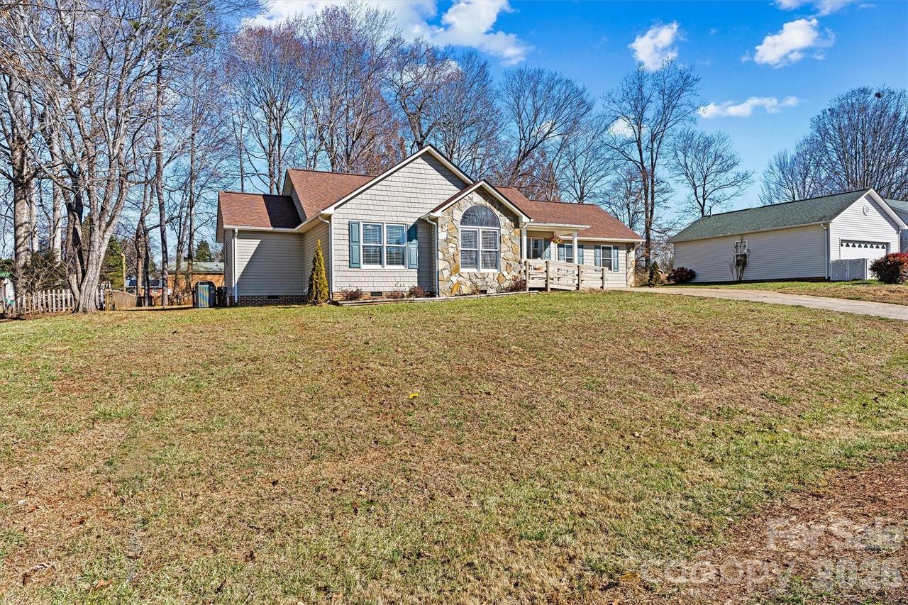1714 Indian Springs Dr., Conover, NC 28613