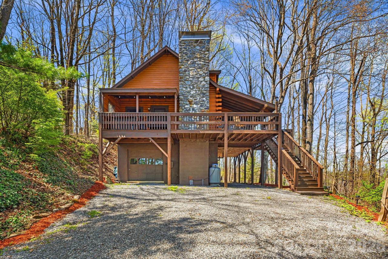 2977 Heath Peak Rd., Waynesville, NC 28785