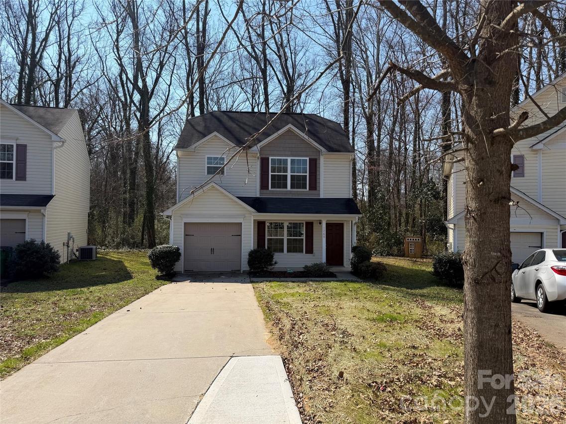 1240 Pinehaven Ct., Charlotte, NC 28215