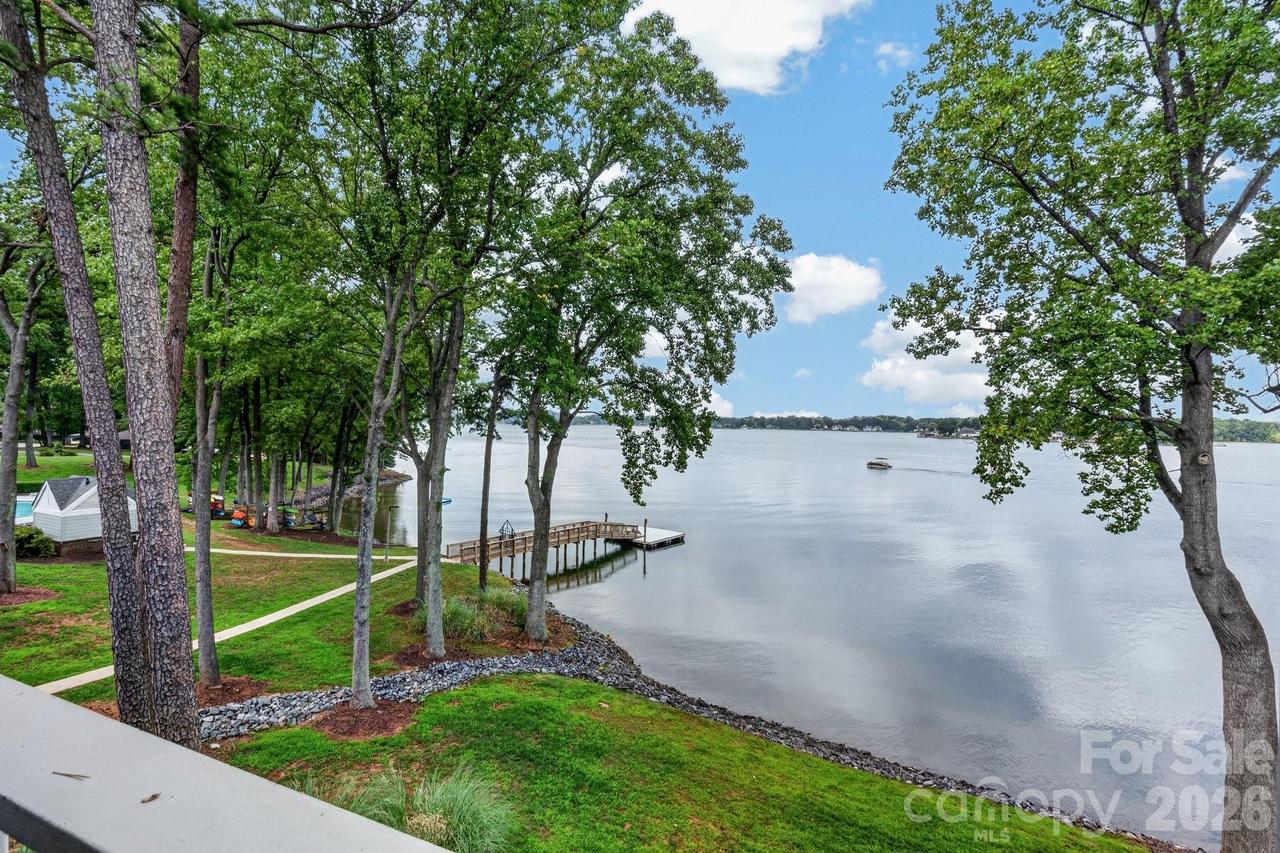 345 Northwest Dr., Davidson, NC 28036