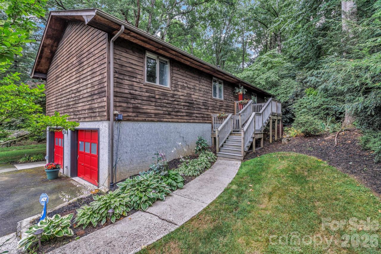 603 Rose Hill Rd., Asheville, NC 28803