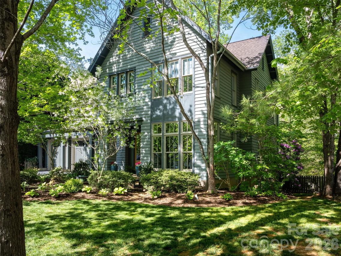 1002 Coves Pheasant Ct., Biltmore Lake, NC 28715