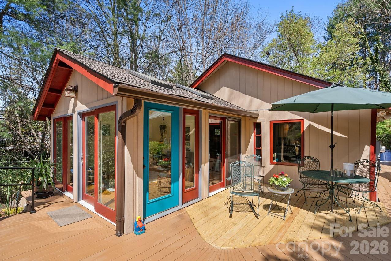 48 Springvale Ave., Asheville, NC 28803