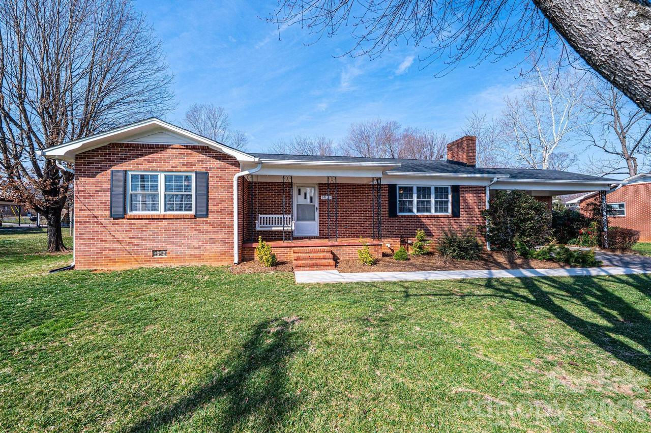 1425 5th St., Hickory, NC 28601