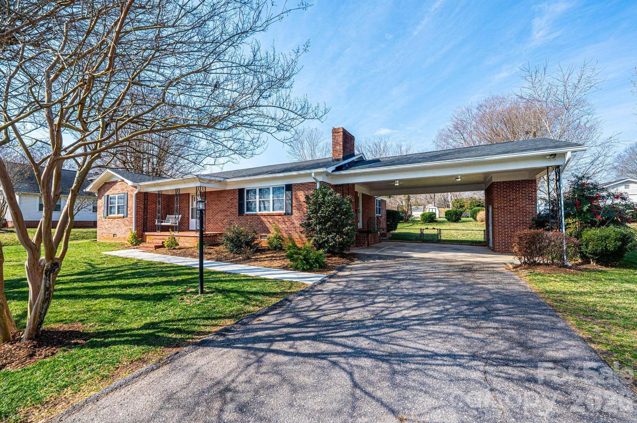 1425 5th St., Hickory, NC 28601