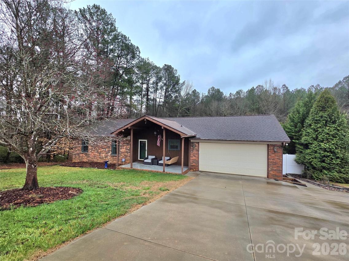 1421 Whispering Hill Tr., Lincolnton, NC 28092