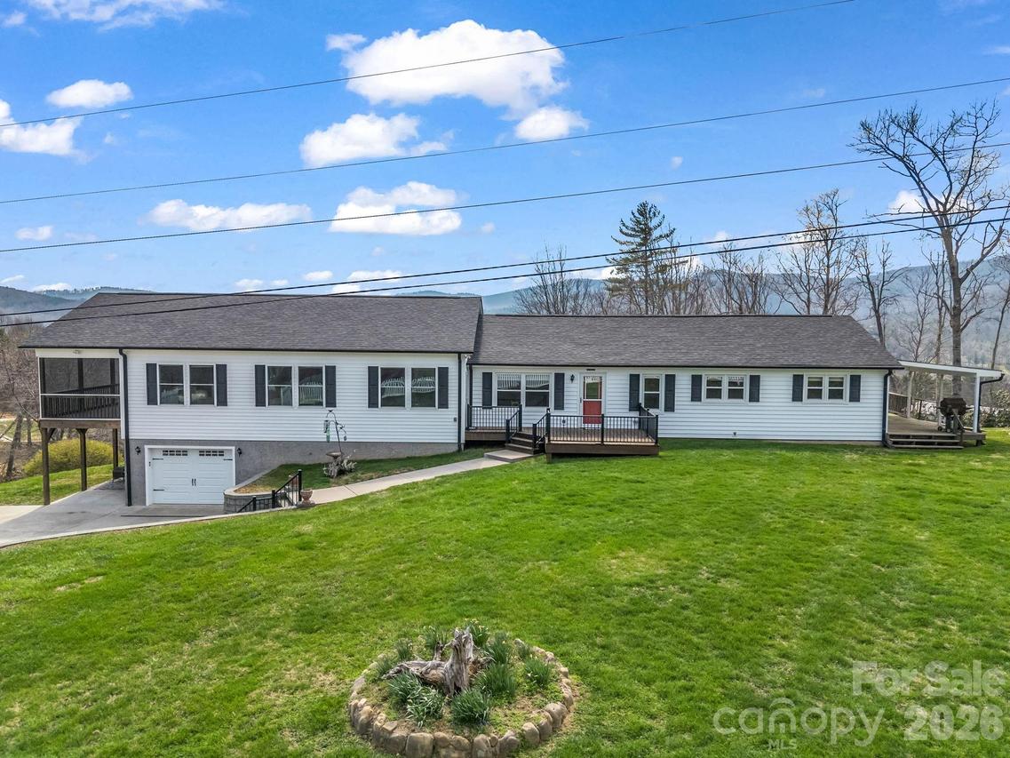 1086 Carters Ridge Rd., Spruce Pine, NC 28777