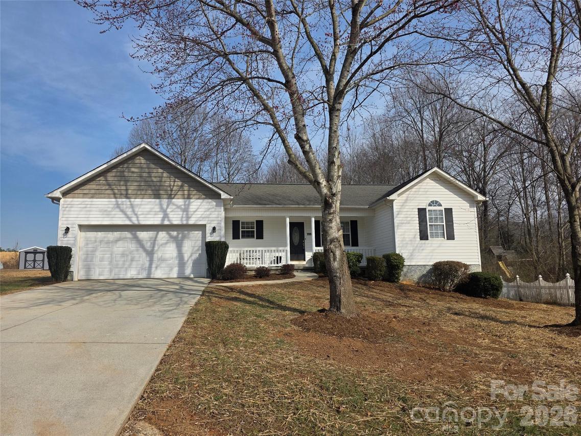 2034 Redberry Ln., Conover, NC 28613