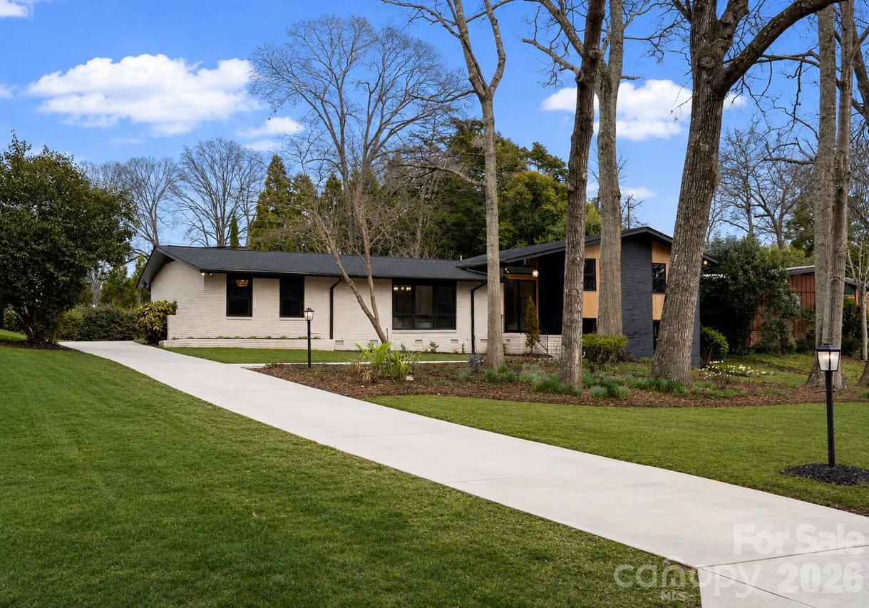 823 Wingrave Dr., Charlotte, NC 28270
