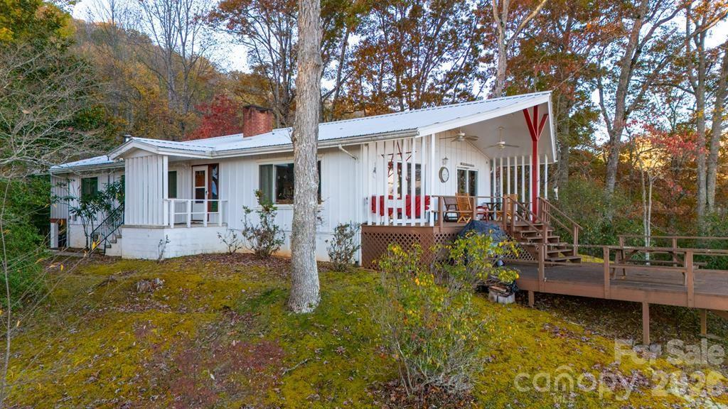 1330 Lowery Ln., Franklin, NC 28734