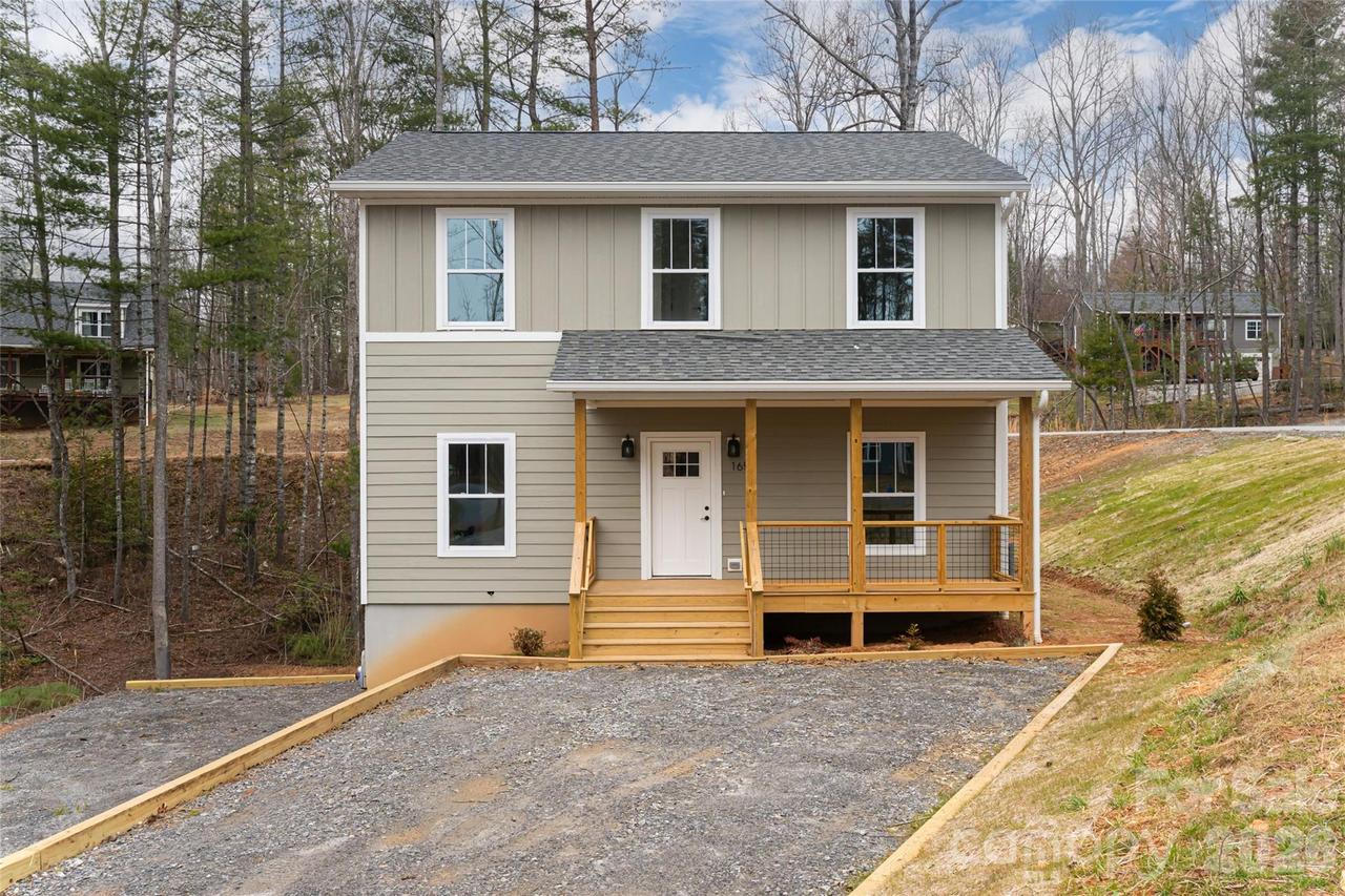165 Cascade Ridge Rd., Fairview, NC 28730