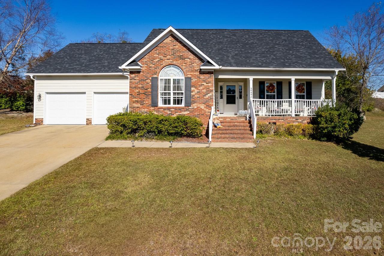 5440 Arnette Rd., Hope Mills, NC 28348