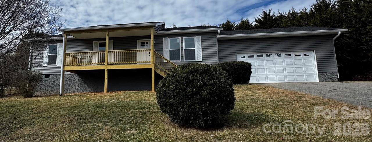 22 Sydney Ln., Asheville, NC 28806