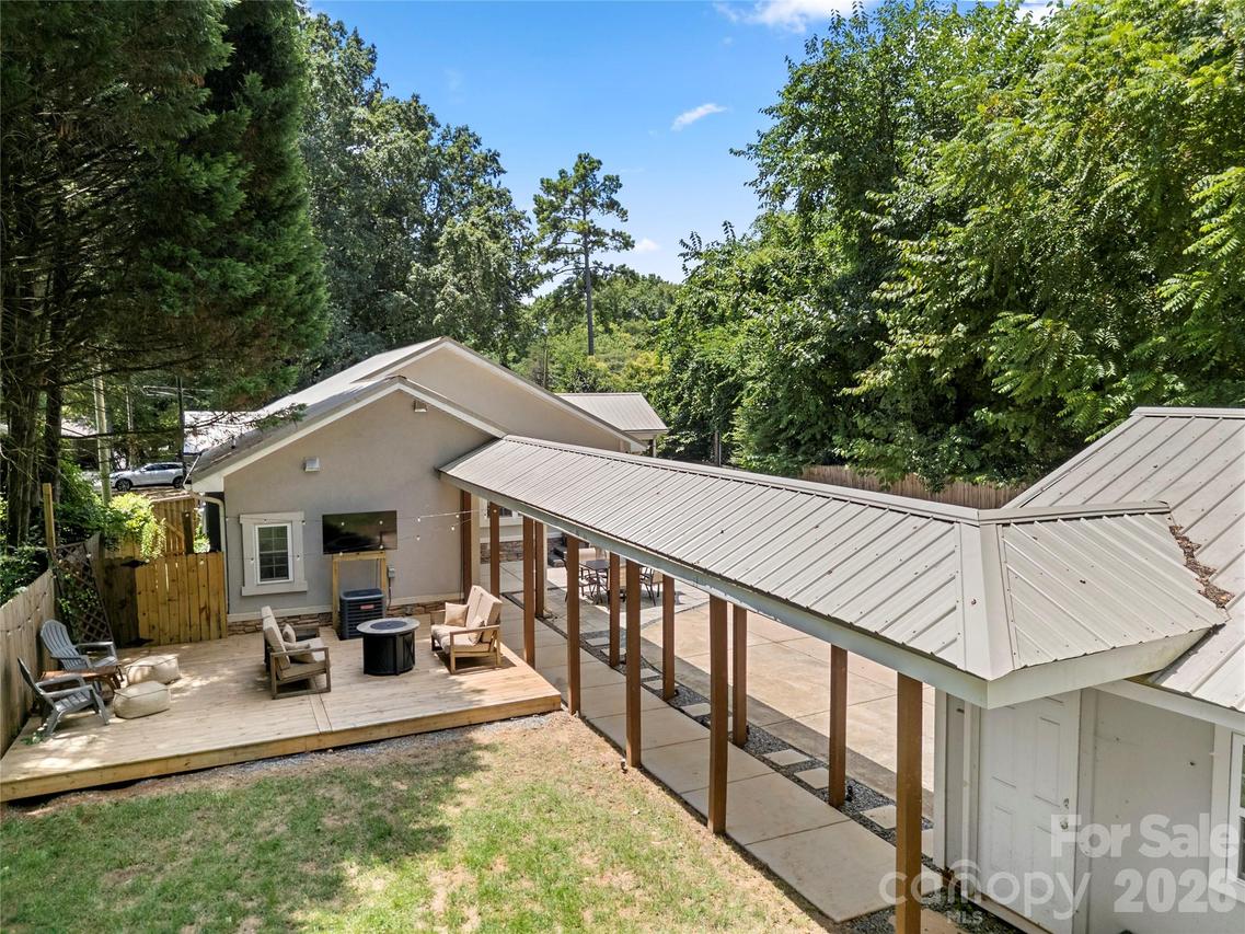 2717 Arnold Dr., Charlotte, NC 28205