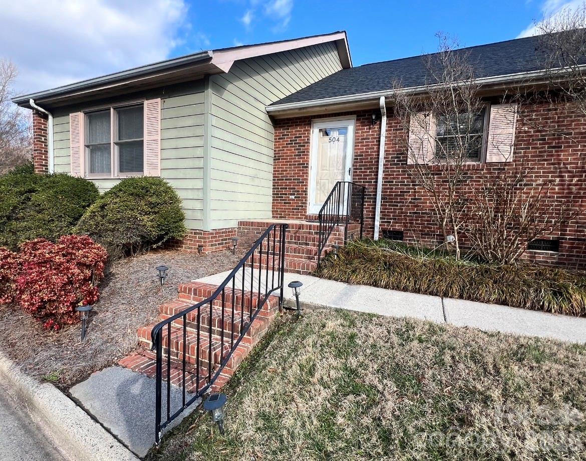 1300 Larchmont Pl. #504, Salisbury, NC 28144