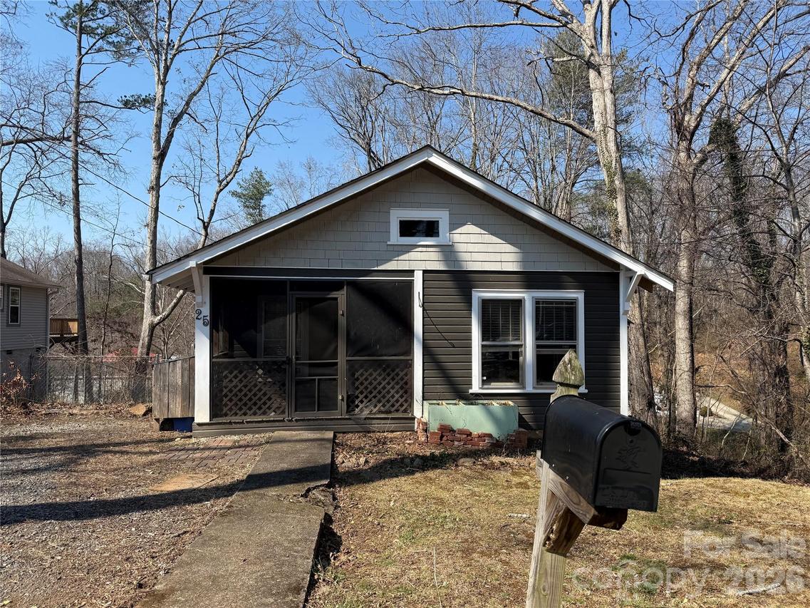 25 Craig Cir., Asheville, NC 28805