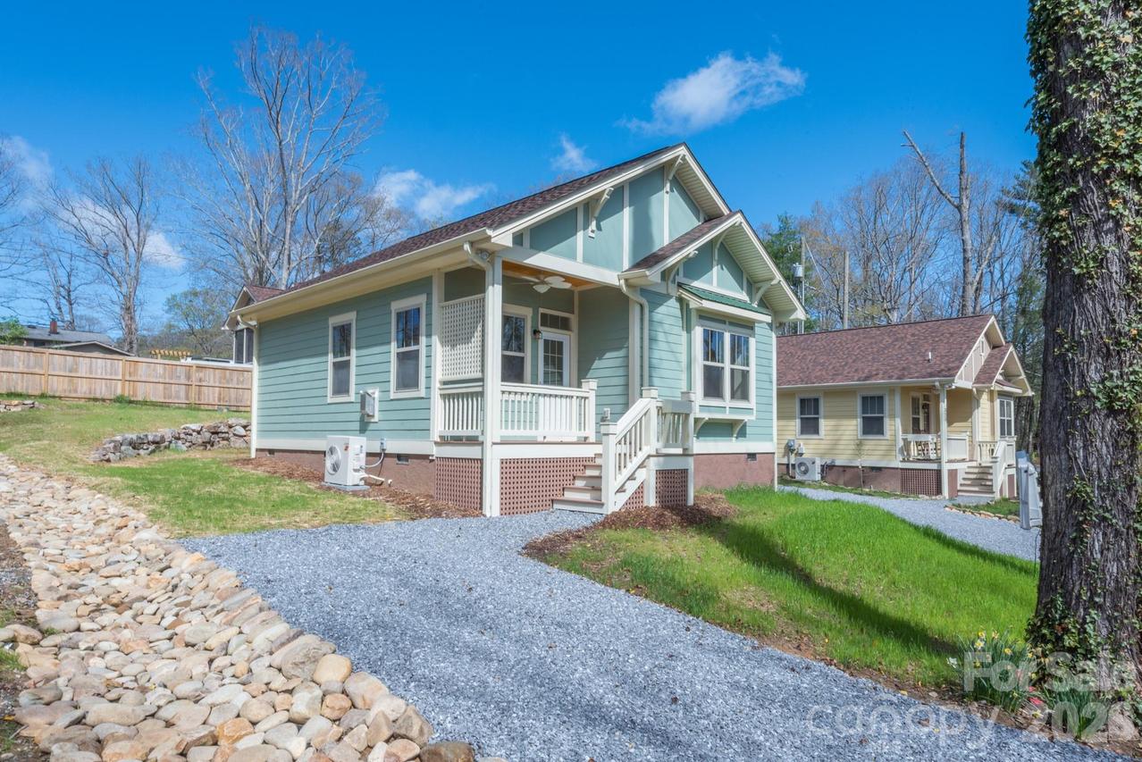 311 Lake Oak Dr., Black Mountain, NC 28711