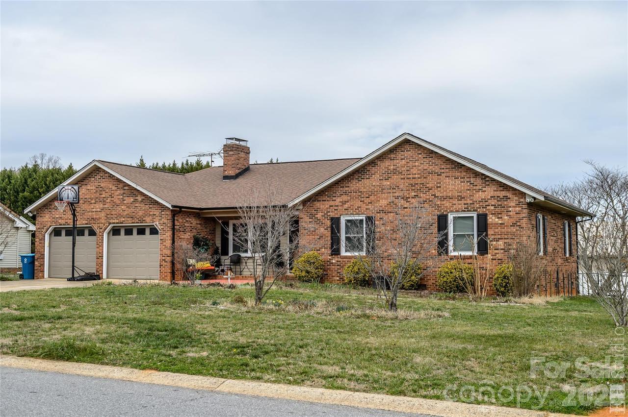 5164 Olde School Dr. #44, Hickory, NC 28602