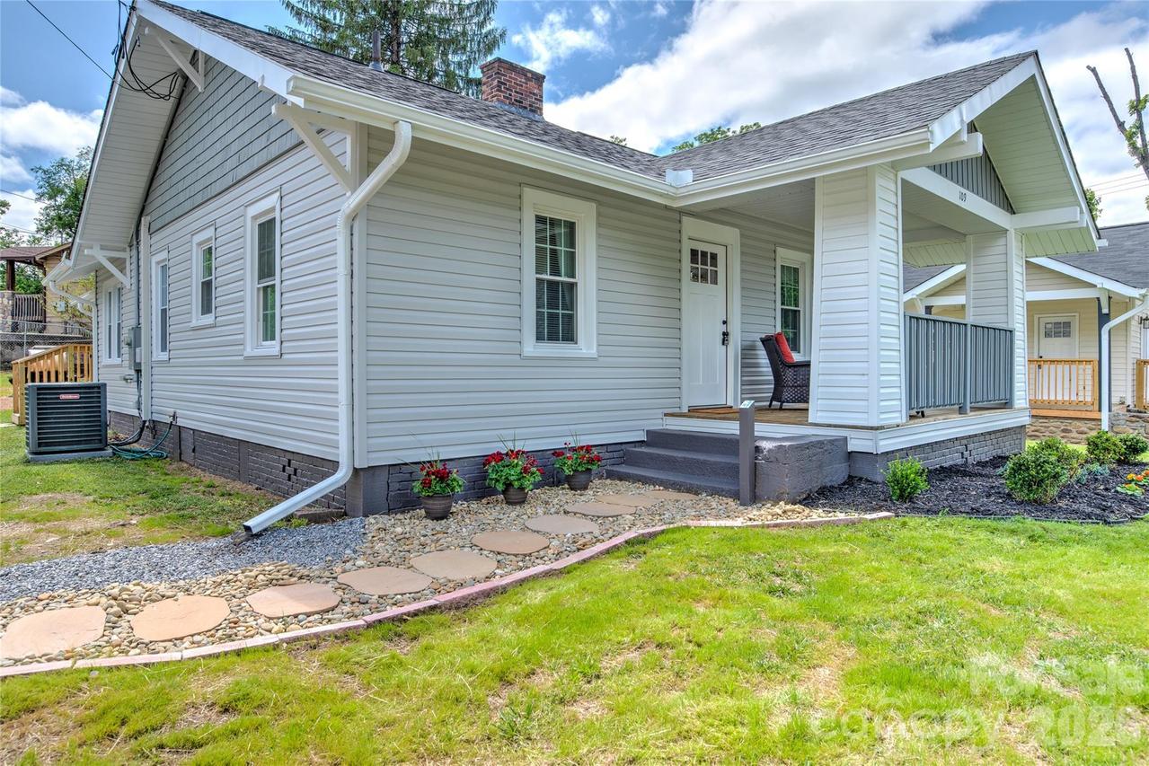 109 W Marshall St., Waynesville, NC 28786