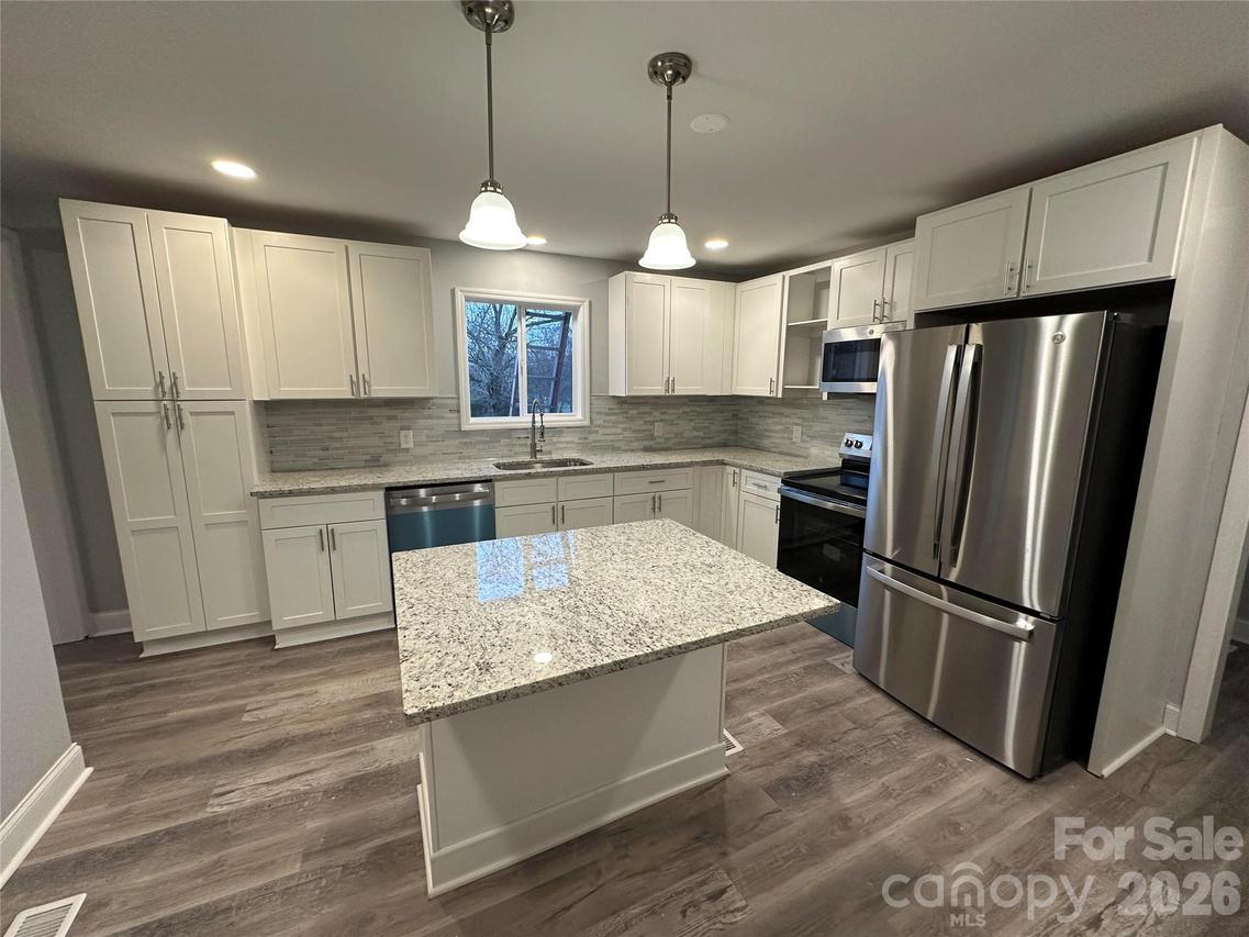 4 American St., Mount Holly, NC 28120